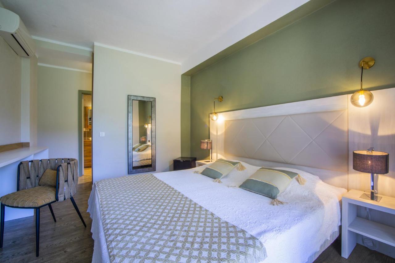 Hotel Du Pont De L'Oso Lecci Luaran gambar